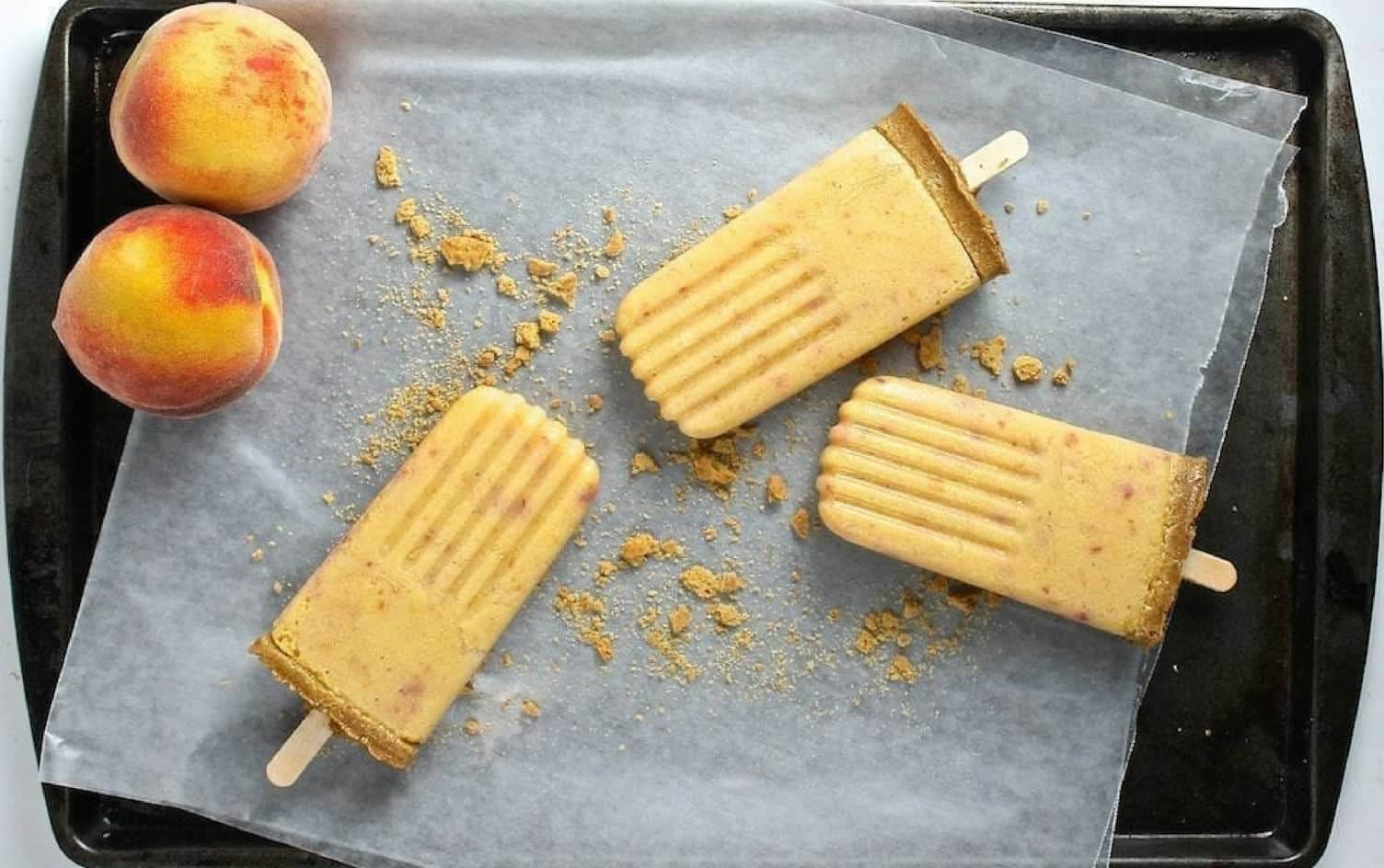 frozen summer treats Skinny Peach Pie Popsicles