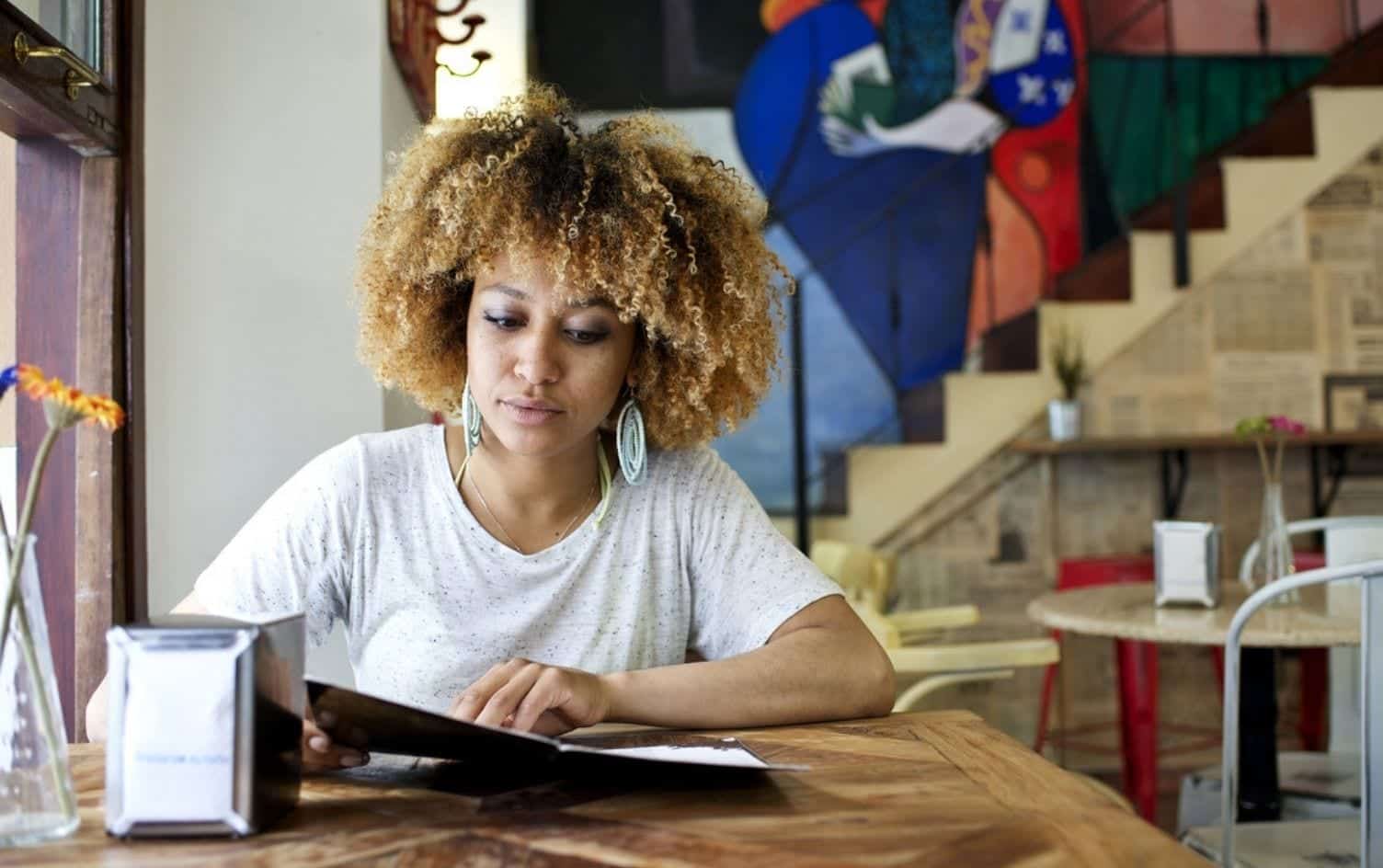 11 Dietitian-Approved Tips For Ordering at Restaurants